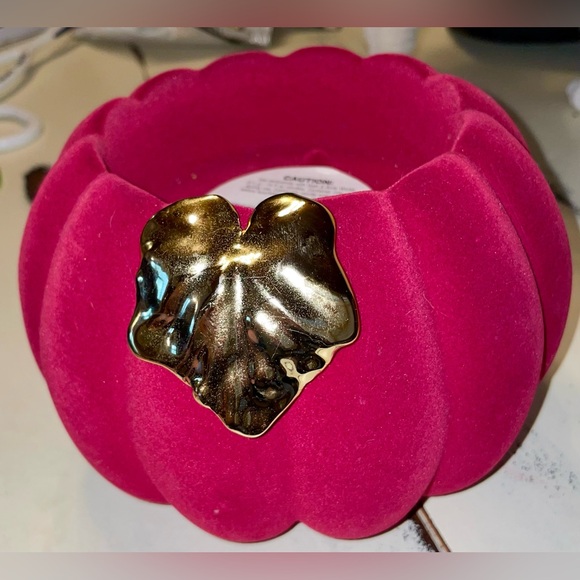 Bath & Body Works 2021 Fuchsia Pink Flocked Velvet Pumpkin 3 Wick Candle Holder - Picture 1 of 5